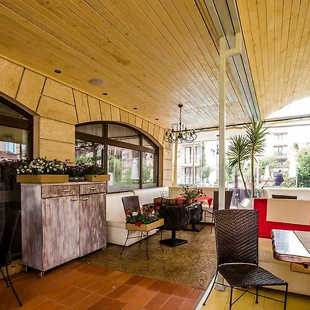 B-9 In Tarsis Apartament